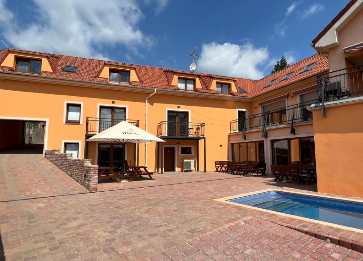 Pension Mikulov Esterno foto