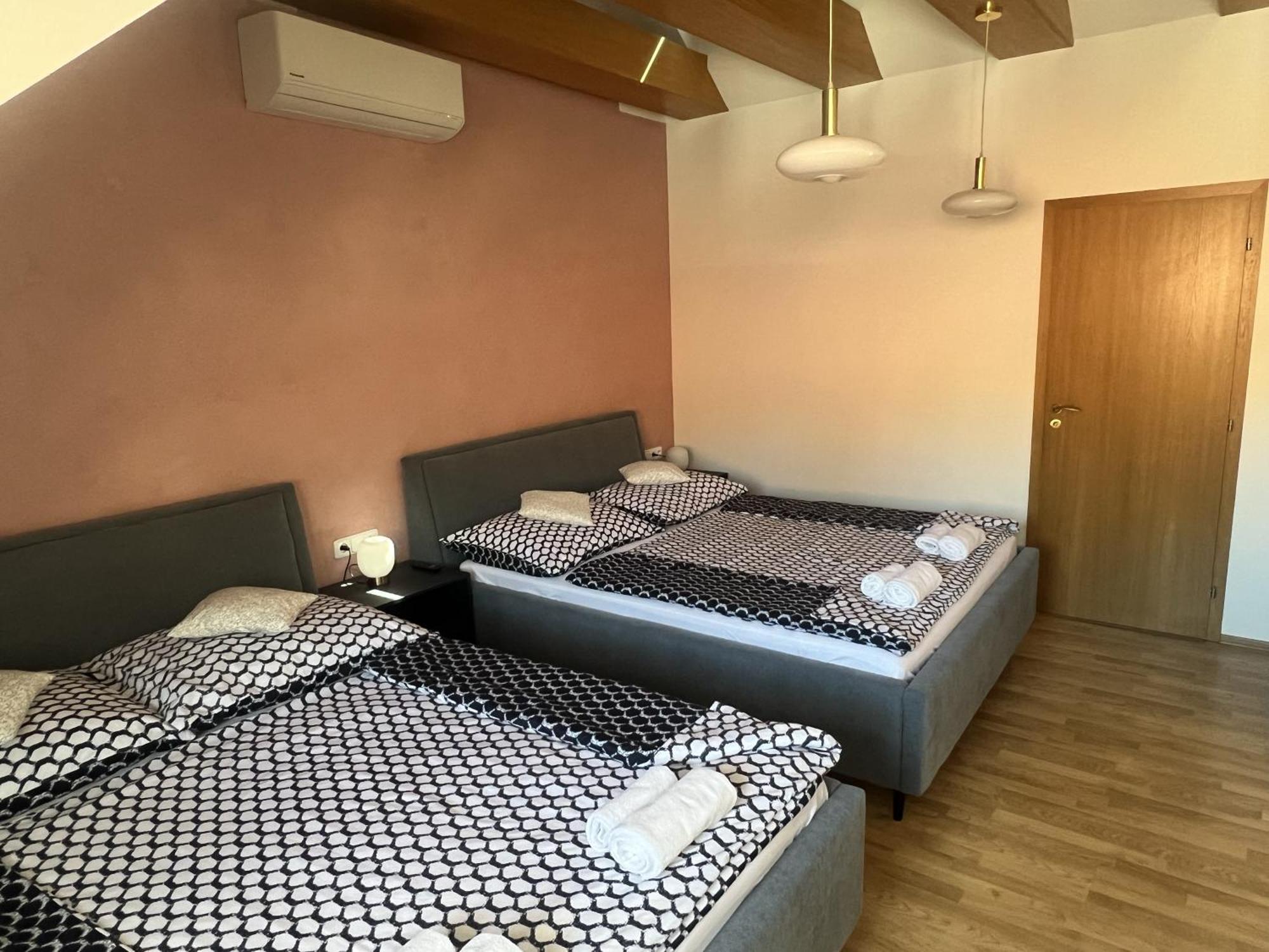 Pension Mikulov Esterno foto